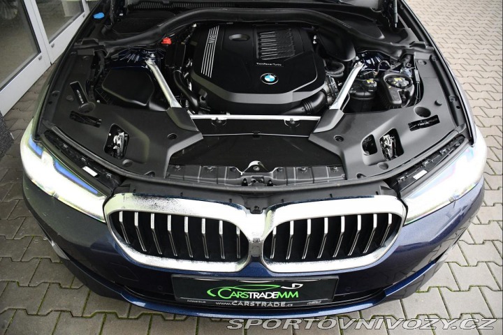 BMW 5 540i xD LUXURY HUD REZERV 2022