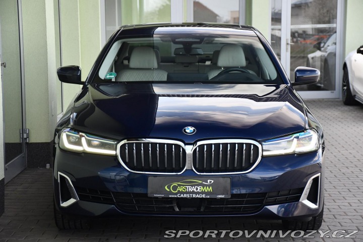 BMW 5 540i xD LUXURY HUD REZERV 2022
