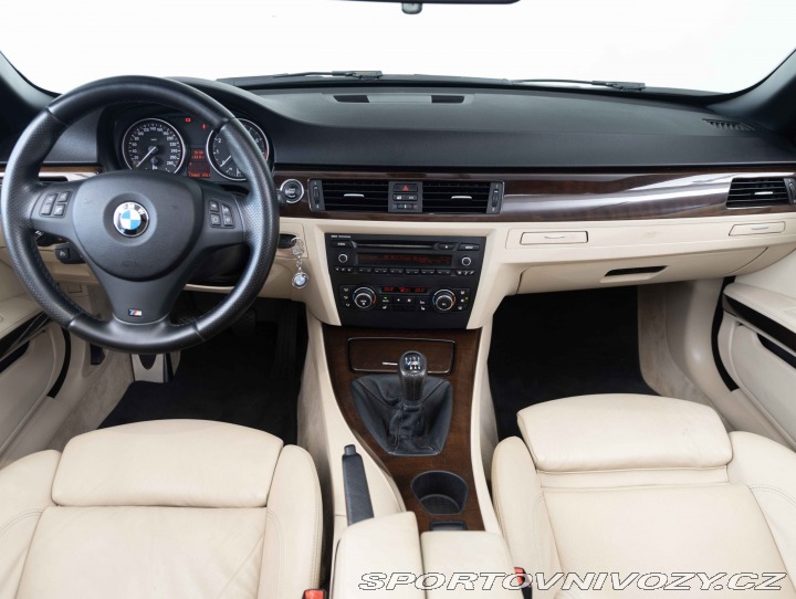 BMW 3 335i - manuál + zadokolka 2011