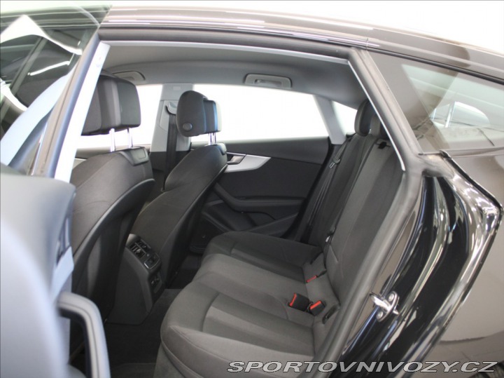 Audi A5 2,0 40TDi S-Line Akční CE 2022