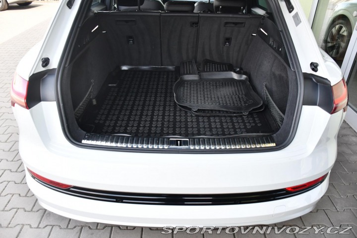 Audi Ostatní modely e-tron 50 S-LINE K360 REZERVACE 2020