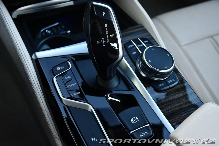 BMW 5 540i xD LUXURY LINE HUD 2017