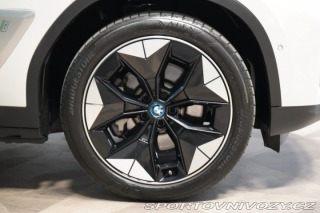 BMW iX3 RWD*HUD*TAŽNÉ*H/K*ACC*PAN 2021