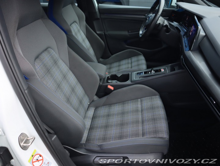 Volkswagen Golf GTE 2020