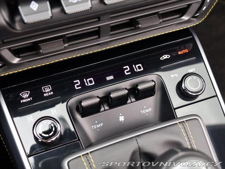 Porsche 911 3,0 V6 331kW 7MAN DPH Car 2021