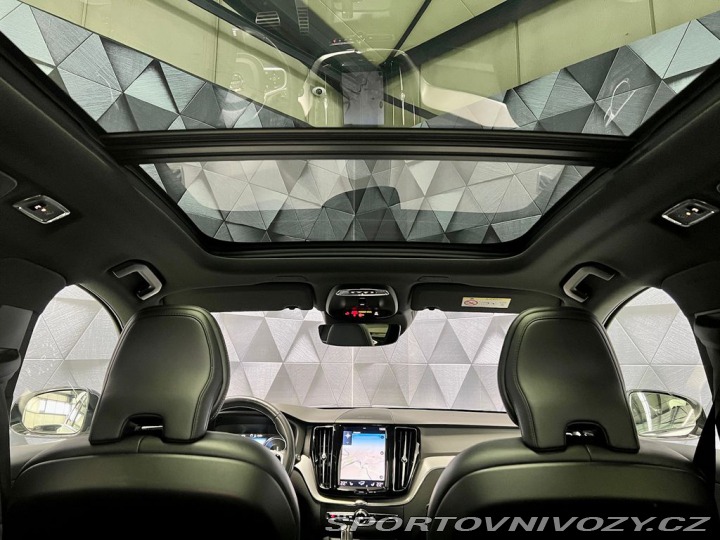 Volvo Ostatní modely XC60 T8 AWD R-DESIGN, WEBASTO, 2020