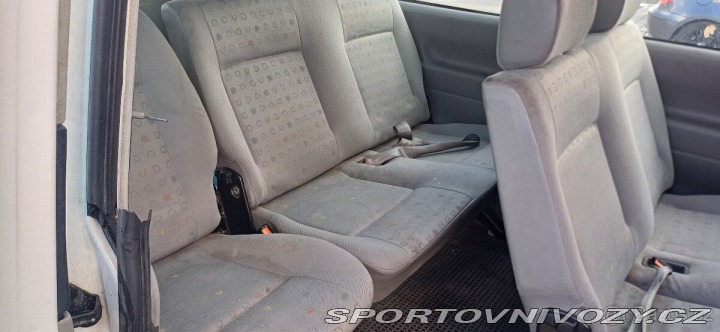 Volkswagen Ostatní modely Caravelle 2,5   T4 tdi 75kw long 1800