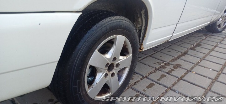 Volkswagen Ostatní modely Caravelle 2,5   T4 tdi 75kw long 1800