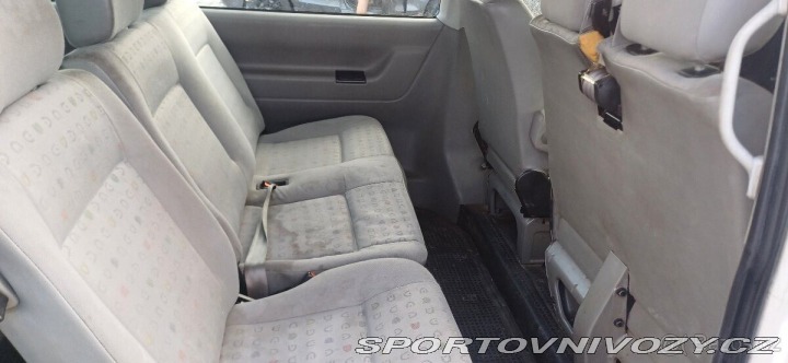 Volkswagen Ostatní modely Caravelle 2,5   T4 tdi 75kw long 1800