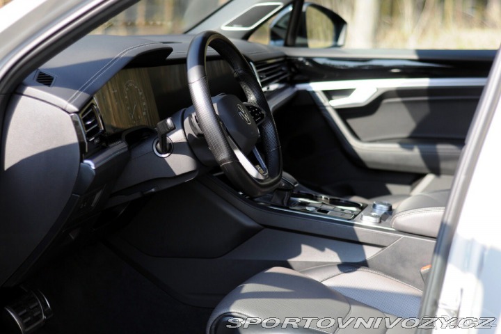Volkswagen Ostatní modely Touareg 3,0 TDI R-Line | 252 kW 2020