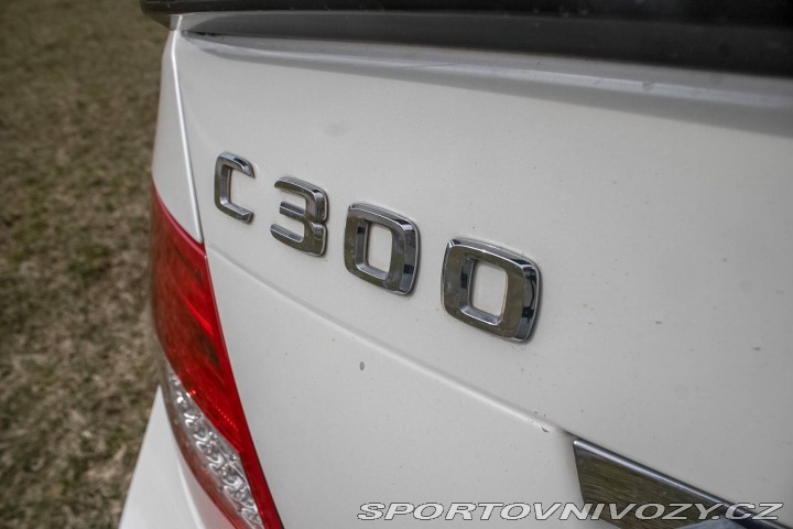 Mercedes-Benz C 300 4MATIC 170 kW / NA S 2011