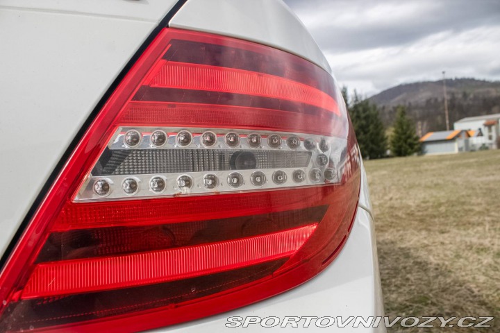 Mercedes-Benz C 300 4MATIC 170 kW / NA S 2011