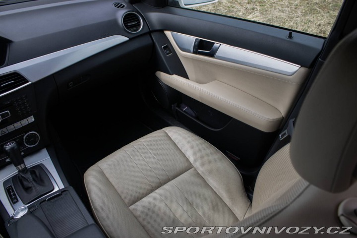 Mercedes-Benz C 300 4MATIC 170 kW / NA S 2011