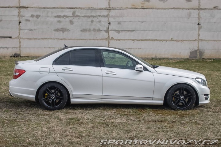 Mercedes-Benz C 300 4MATIC 170 kW / NA S 2011