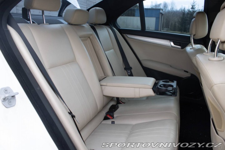 Mercedes-Benz C 300 4MATIC 170 kW / NA S 2011