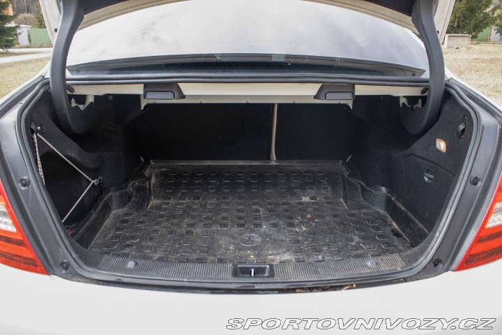 Mercedes-Benz C 300 4MATIC 170 kW / NA S 2011