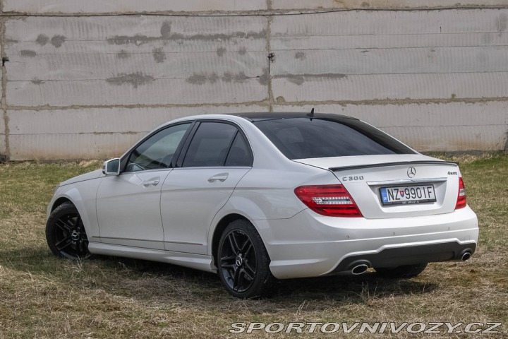 Mercedes-Benz C 300 4MATIC 170 kW / NA S 2011