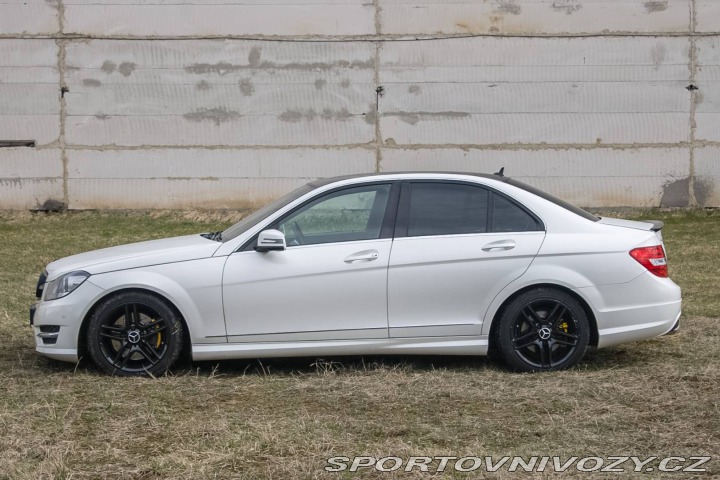 Mercedes-Benz C 300 4MATIC 170 kW / NA S 2011