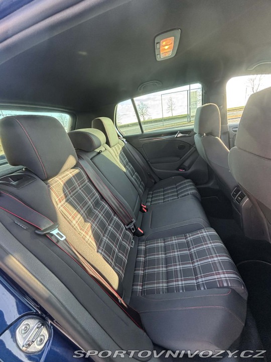 Volkswagen Golf GTI Edice 35 DSG 2011