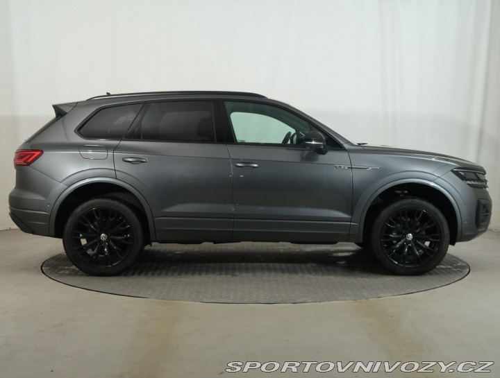 Volkswagen Ostatní modely Touareg R-Line 3.0 TDI 2020