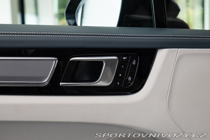 Porsche Cayenne E-Hybrid Platinum Edition 2022
