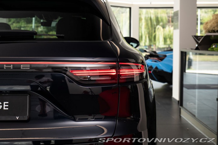 Porsche Cayenne E-Hybrid Platinum Edition 2022