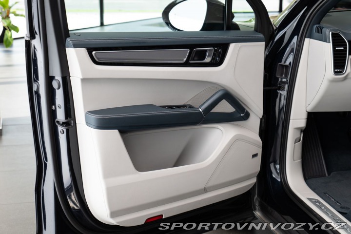 Porsche Cayenne E-Hybrid Platinum Edition 2022