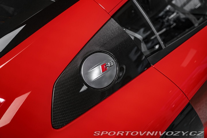 Audi R8 B&O/KARBON/SEATS/PDC/ 2015