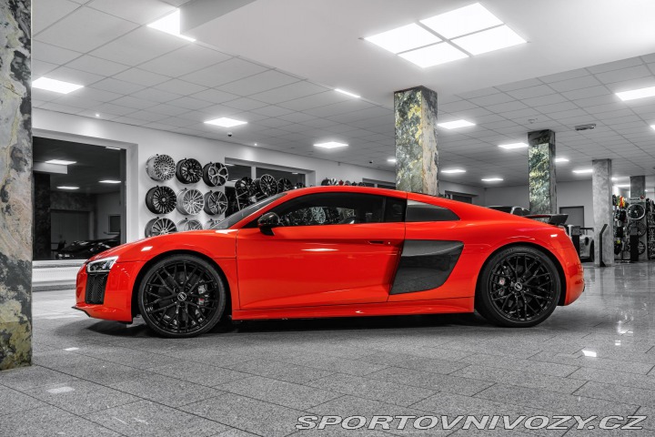 Audi R8 B&O/KARBON/SEATS/PDC/ 2015
