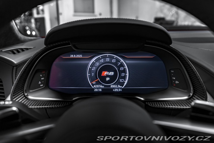 Audi R8 B&O/KARBON/SEATS/PDC/ 2015