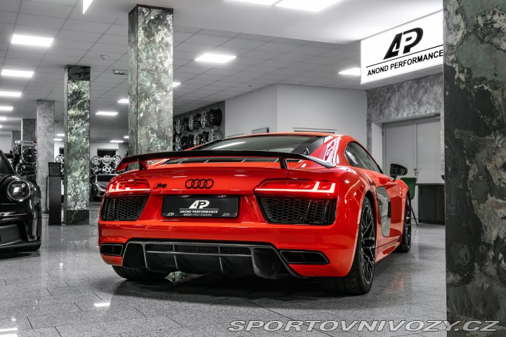 Audi R8 B&O/KARBON/SEATS/PDC/ 2015