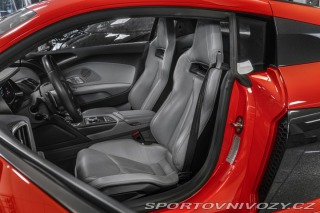 Audi R8 B&O/KARBON/SEATS/PDC/ 2015