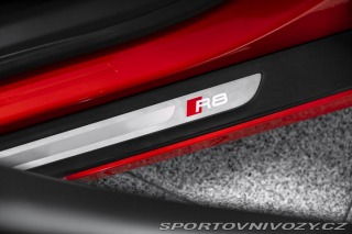 Audi R8 B&O/KARBON/SEATS/PDC/ 2015