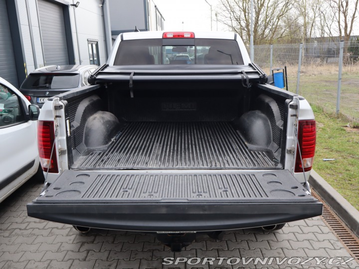 Ostatní značky Ostatní modely Ram 1500  5.7 V8 Hemi 2016