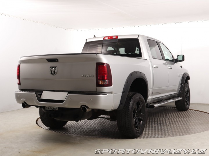 Ostatní značky Ostatní modely Ram 1500  5.7 V8 Hemi 2016
