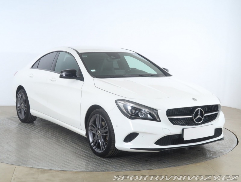 Mercedes-Benz CLA 200