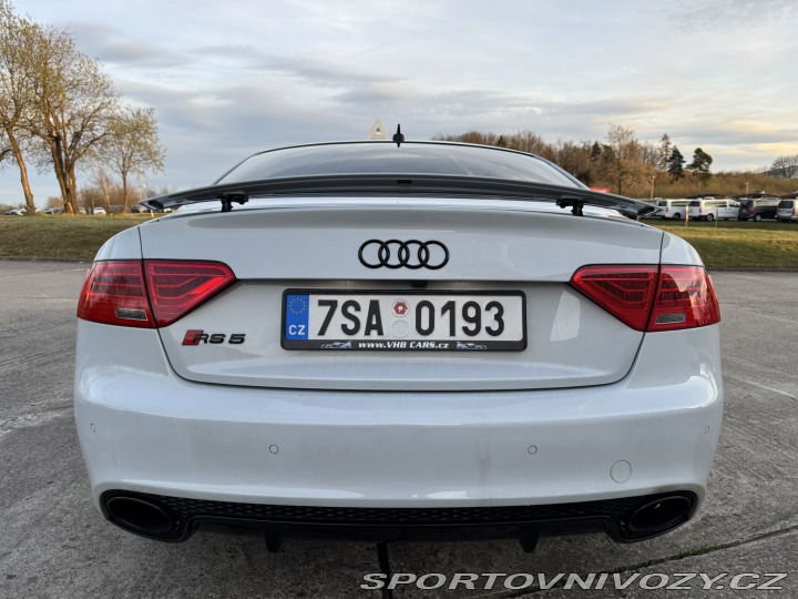 Audi RS5 B8 2011