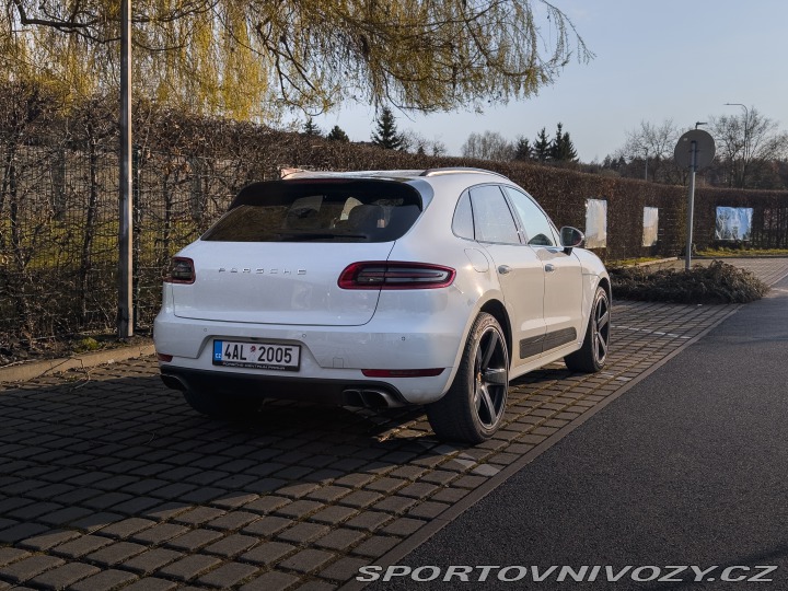 Porsche Macan SUV 2015