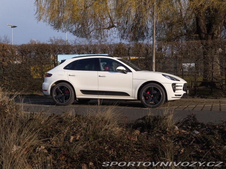 Porsche Macan SUV 2015