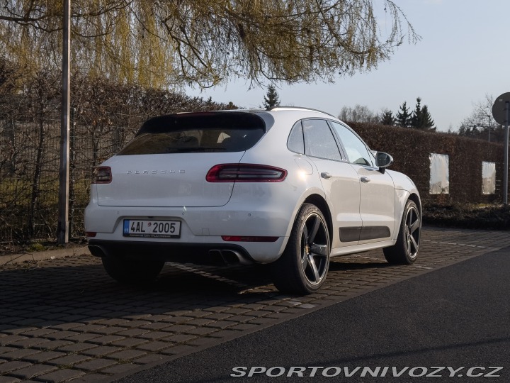 Porsche Macan SUV 2015