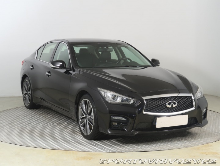 Infiniti Q50 Hybrid AWD 2016