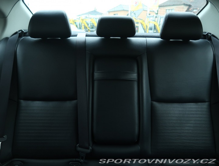 Infiniti Q50 Hybrid AWD 2016