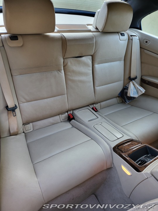 BMW 3 E 93  320i 2008