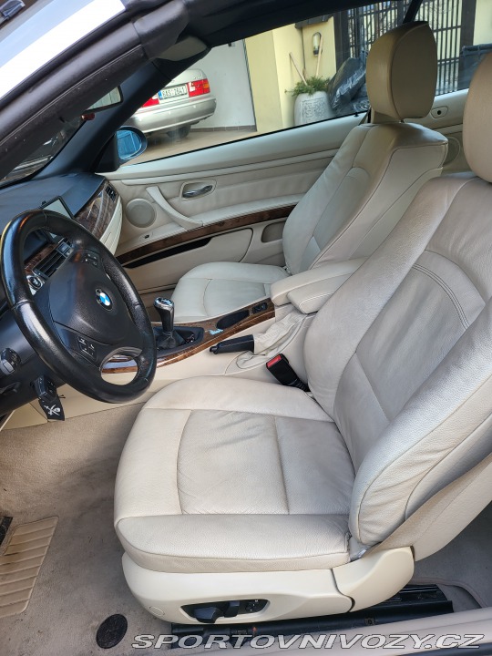 BMW 3 E 93  320i 2008