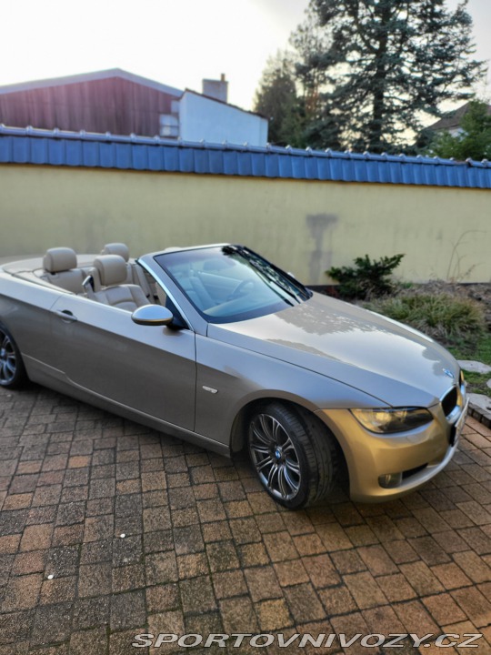 BMW 3 E 93  320i 2008