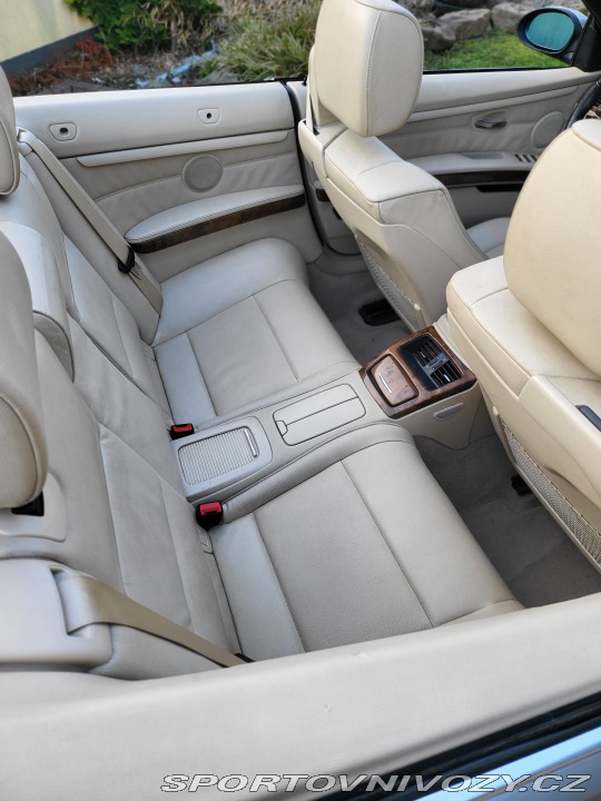 BMW 3 E 93  320i 2008