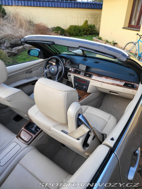 BMW 3 E 93  320i 2008