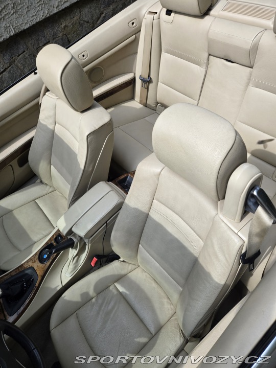 BMW 3 E 93  320i 2008