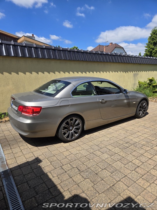 BMW 3 E 93  320i 2008