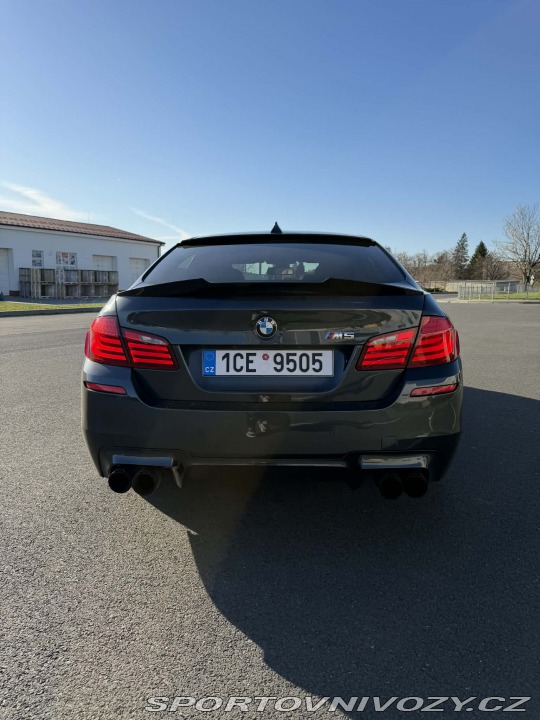 BMW M5 F10 2012